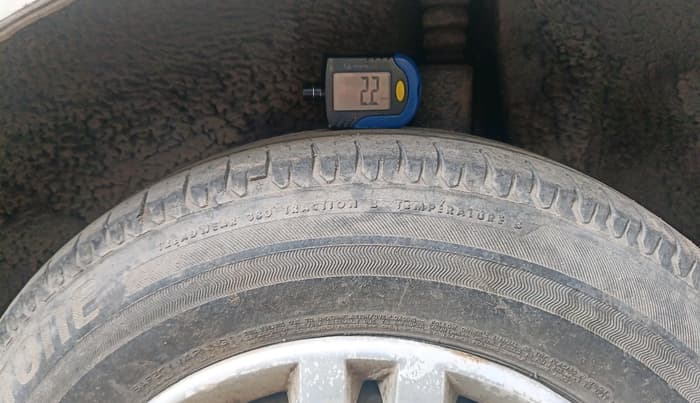 2011 Maruti Ritz LXI, CNG, Manual, 1,13,877 km, tyre