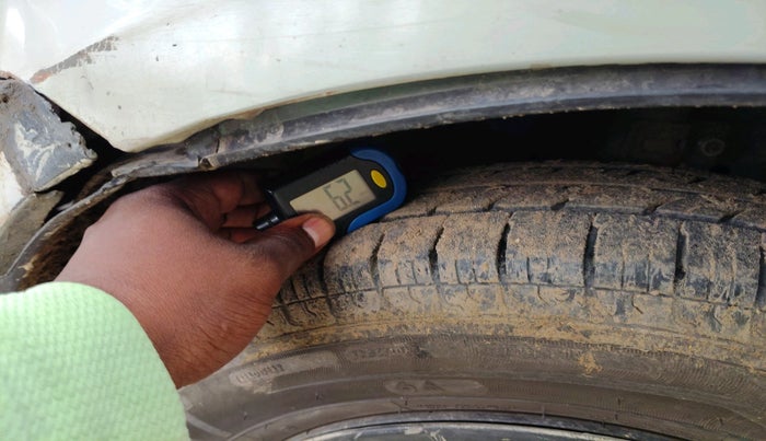 2012 Maruti Swift Dzire VXI, CNG, Manual, 1,04,908 km, tyre