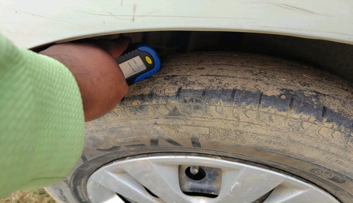 2012 Maruti Swift Dzire VXI, CNG, Manual, 1,04,908 km, tyre