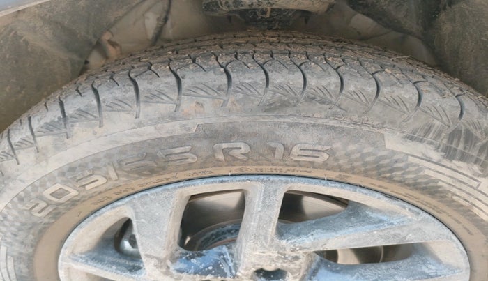 2025 Mahindra XUV 3XO REVX A 1.2 Petrol AT, Petrol, Automatic, 6,607 km, tyre