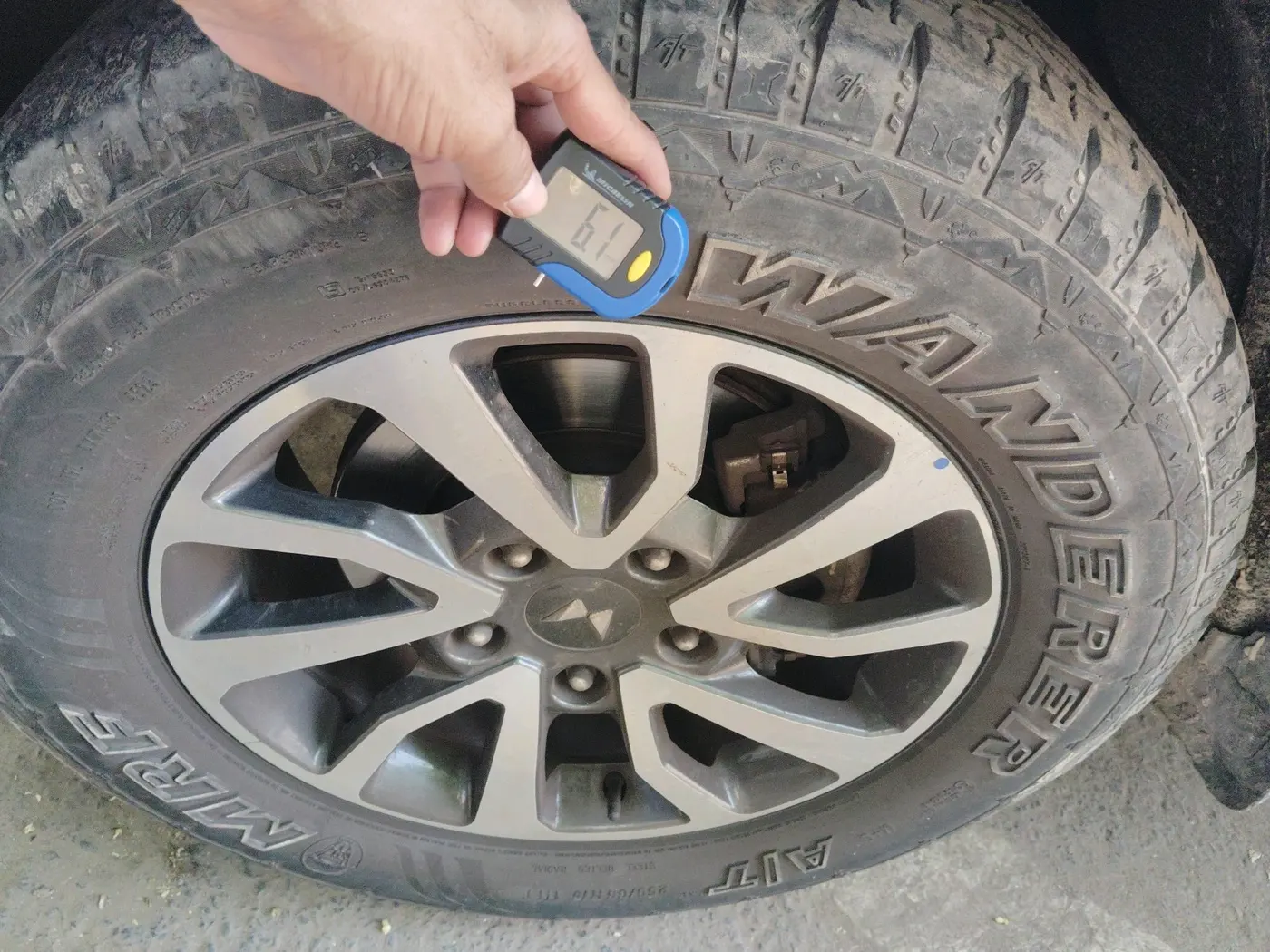 2023 Mahindra SCORPIO-N Z4 DIESEL AT 2WD 7 STR, Diesel, Automatic, 37,599 km, tyre