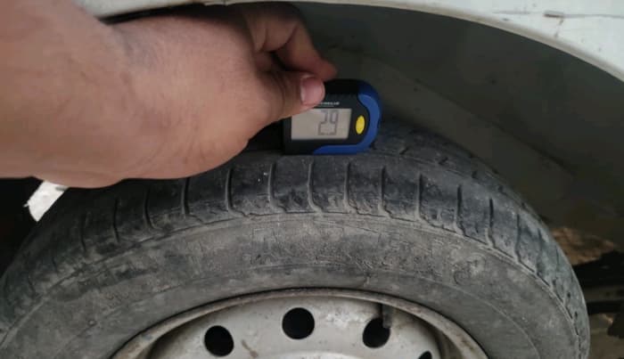 2011 Maruti Wagon R 1.0 LXI CNG, CNG, Manual, 1,39,767 km, tyre