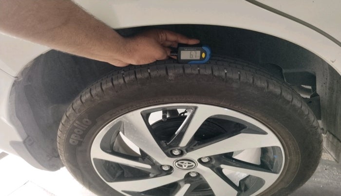 2025 Toyota Glanza V AMT, Petrol, Automatic, 4,344 km, tyre