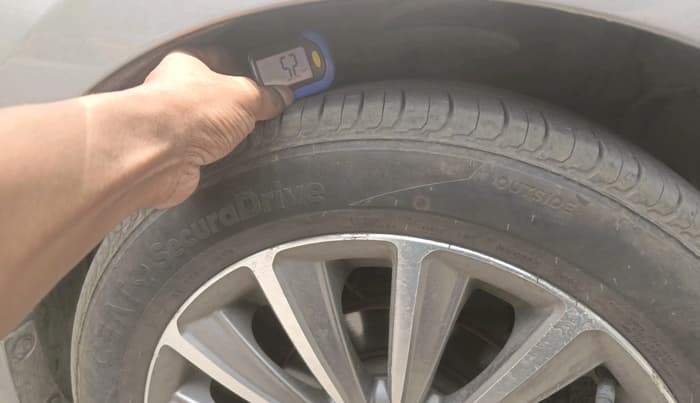 2019 Maruti Ciaz ALPHA 1.5 SHVS PETROL, Petrol, Manual, 40,698 km, tyre