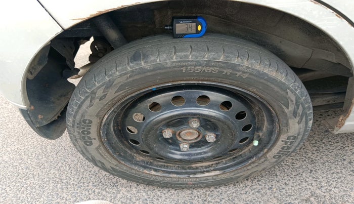 2012 Maruti Wagon R 1.0 VXI, Petrol, Manual, 1,03,373 km, tyre