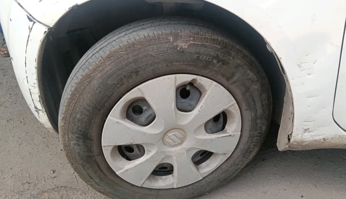 2010 Maruti Ritz VXI, Petrol, Manual, 8,250 km, tyre