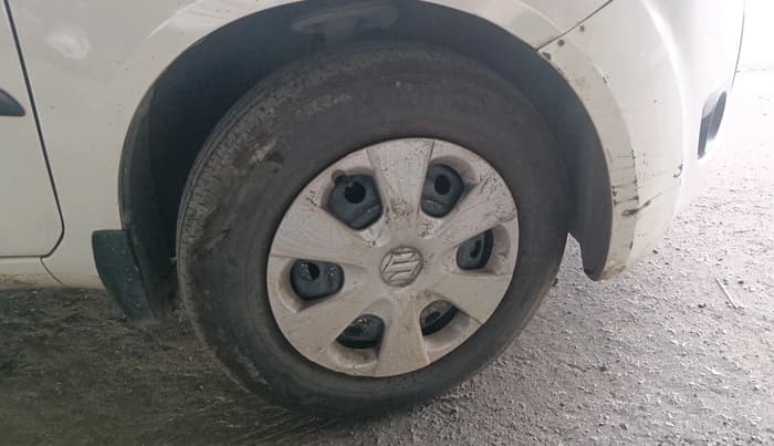 2010 Maruti Ritz VXI, Petrol, Manual, 8,250 km, tyre