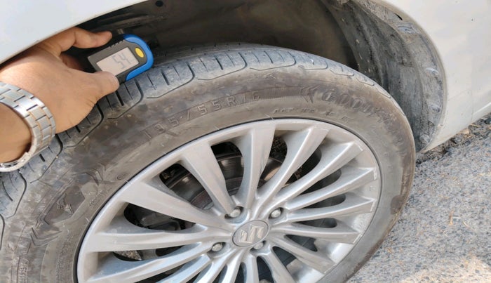 2016 Maruti Ciaz ZXI+ AT, Petrol, Automatic, 1,90,536 km, tyre