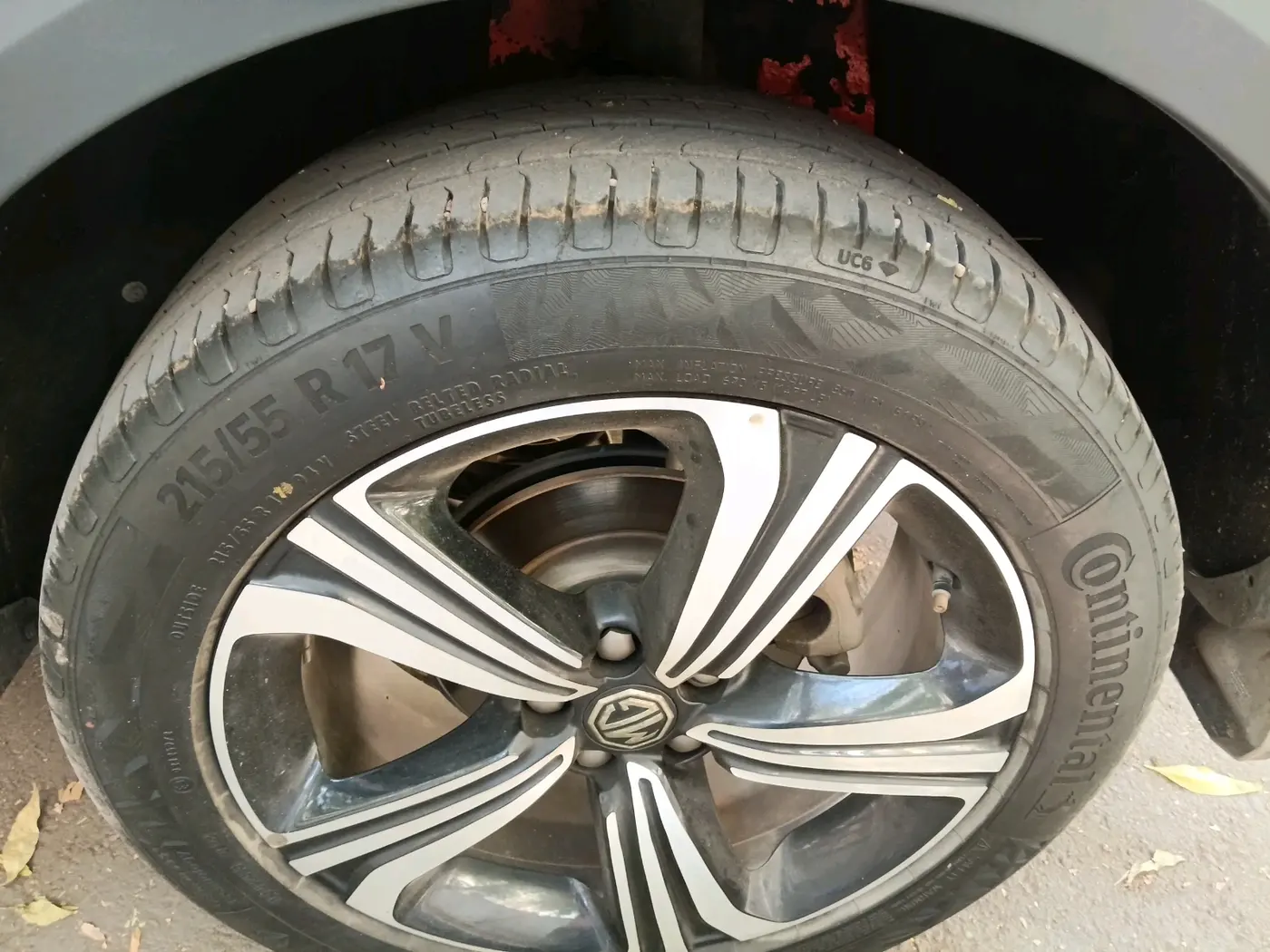 2022 MG ASTOR SHARP 1.5 MT, Petrol, Manual, 41,275 km, tyre