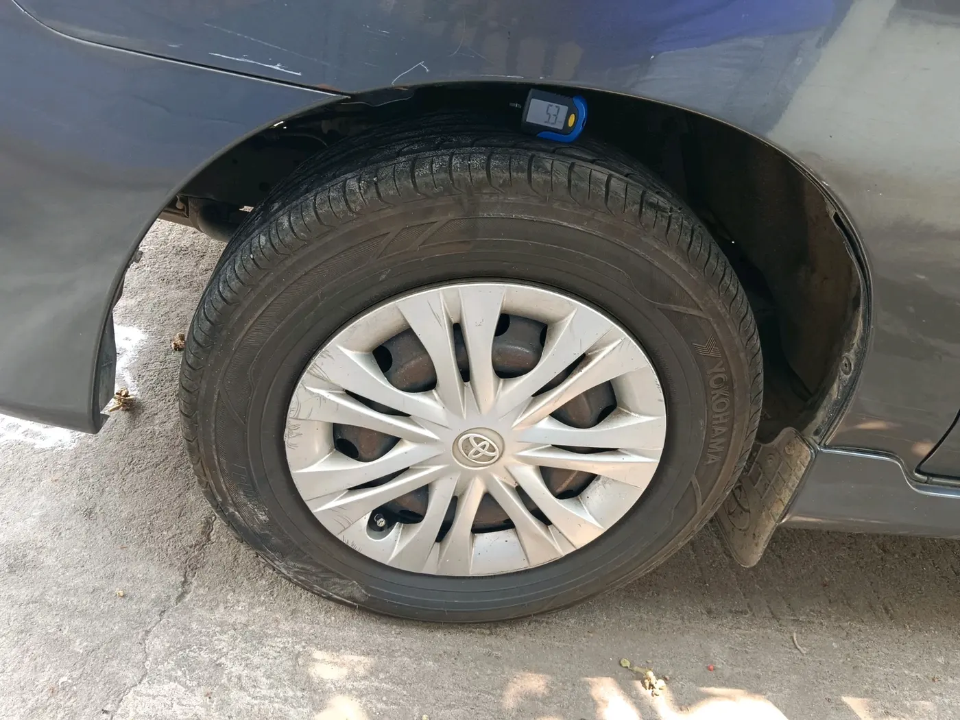 2015 Toyota Innova 2.5 GX 8 STR, Diesel, Manual, 2,92,203 km, tyre