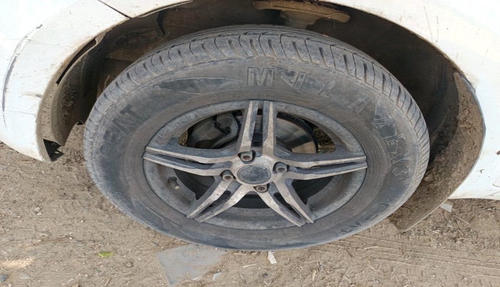 2010 Hyundai i20 MAGNA 1.2, CNG, Manual, 1,66,314 km, tyre