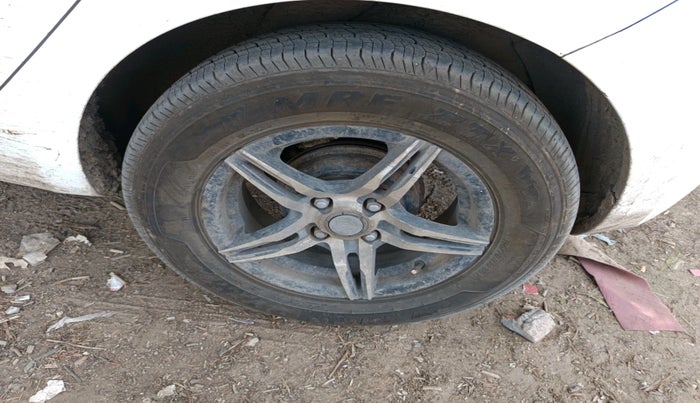 2010 Hyundai i20 MAGNA 1.2, CNG, Manual, 1,66,314 km, tyre