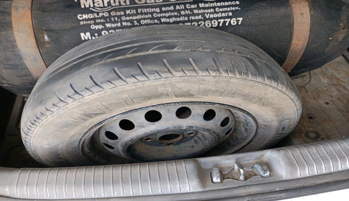 2010 Hyundai i20 MAGNA 1.2, CNG, Manual, 1,66,314 km, tyre