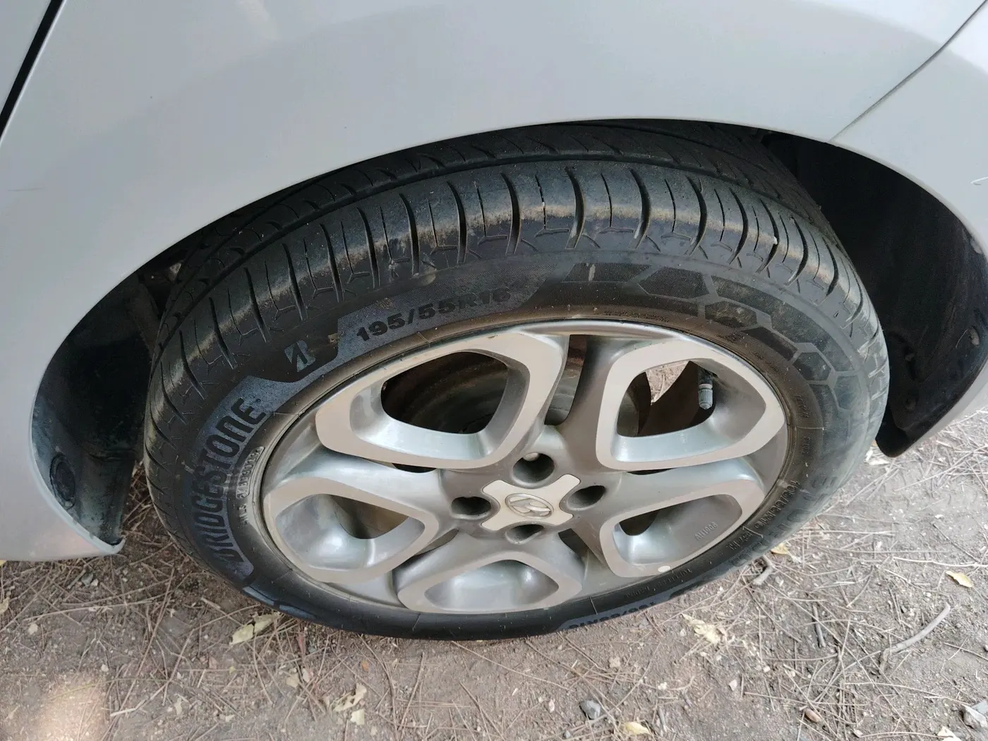 2018 Hyundai Elite i20 ASTA 1.2 (O), Petrol, Manual, 99,745 km, tyre