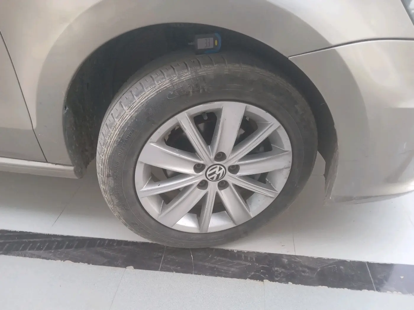 2016 Volkswagen Vento HIGHLINE 1.5 AT, Diesel, Automatic, 54,659 km, tyre
