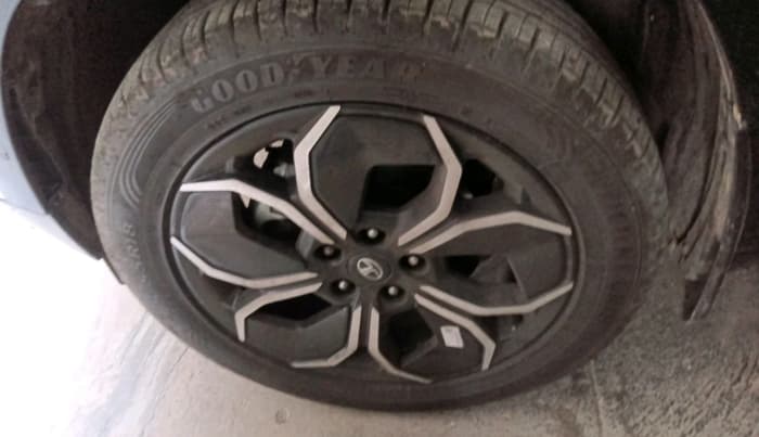 2025 Tata Curvv Accomplished S 1.2 Petrol 6MT, Petrol, Manual, 5,026 km, tyre