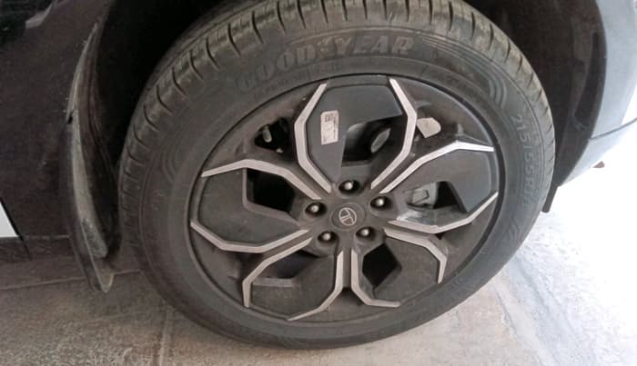 2025 Tata Curvv Accomplished S 1.2 Petrol 6MT, Petrol, Manual, 5,026 km, tyre