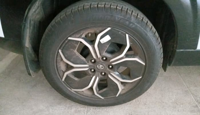 2025 Tata Curvv Accomplished S 1.2 Petrol 6MT, Petrol, Manual, 5,026 km, tyre