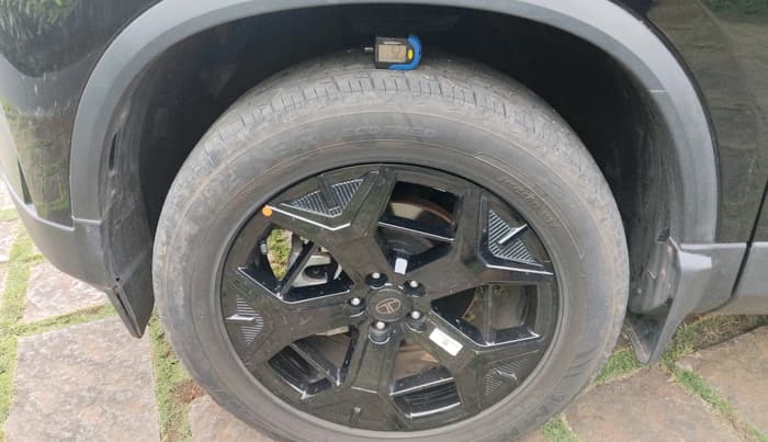 2024 Tata Harrier FEARLESS PLUS DARK EDITION AT, Diesel, Automatic, 8,744 km, tyre