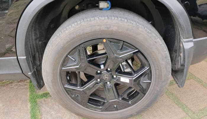 2024 Tata Harrier FEARLESS PLUS DARK EDITION AT, Diesel, Automatic, 8,744 km, tyre