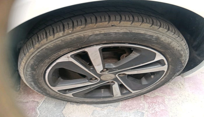 2022 Tata ALTROZ XZ PETROL, Petrol, Manual, 33,091 km, tyre