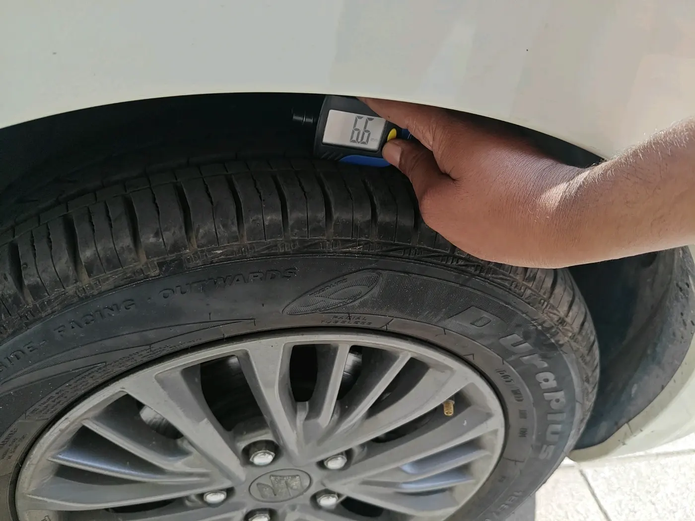 2019 Maruti Ertiga ZXI SHVS, Petrol, Manual, 69,281 km, tyre