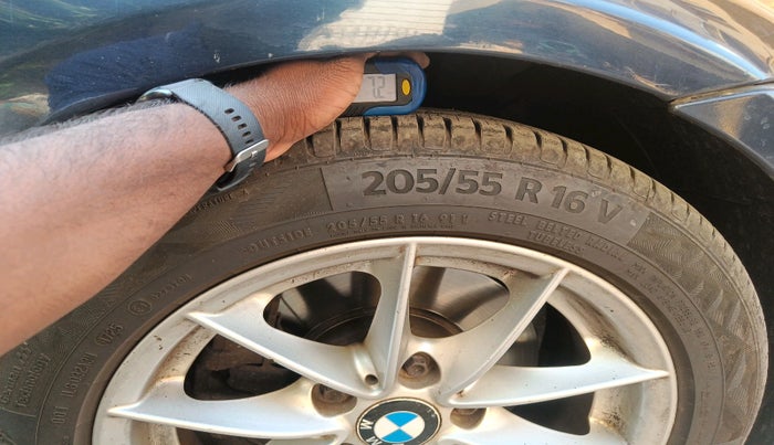 2010 BMW 3 Series 320d, Diesel, Automatic, 1,11,801 km, tyre
