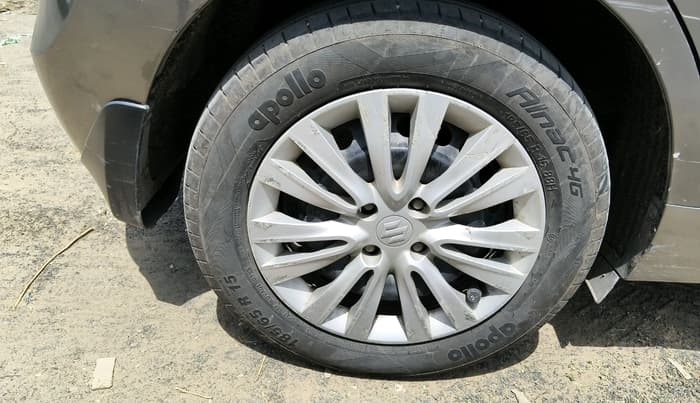 2021 Maruti Baleno DELTA PETROL 1.2, CNG, Manual, 1,08,617 km, tyre