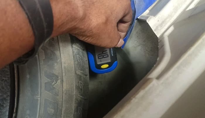 2019 Mahindra XUV300 W8 (O) 1.2 PETROL, Petrol, Manual, 71,338 km, tyre