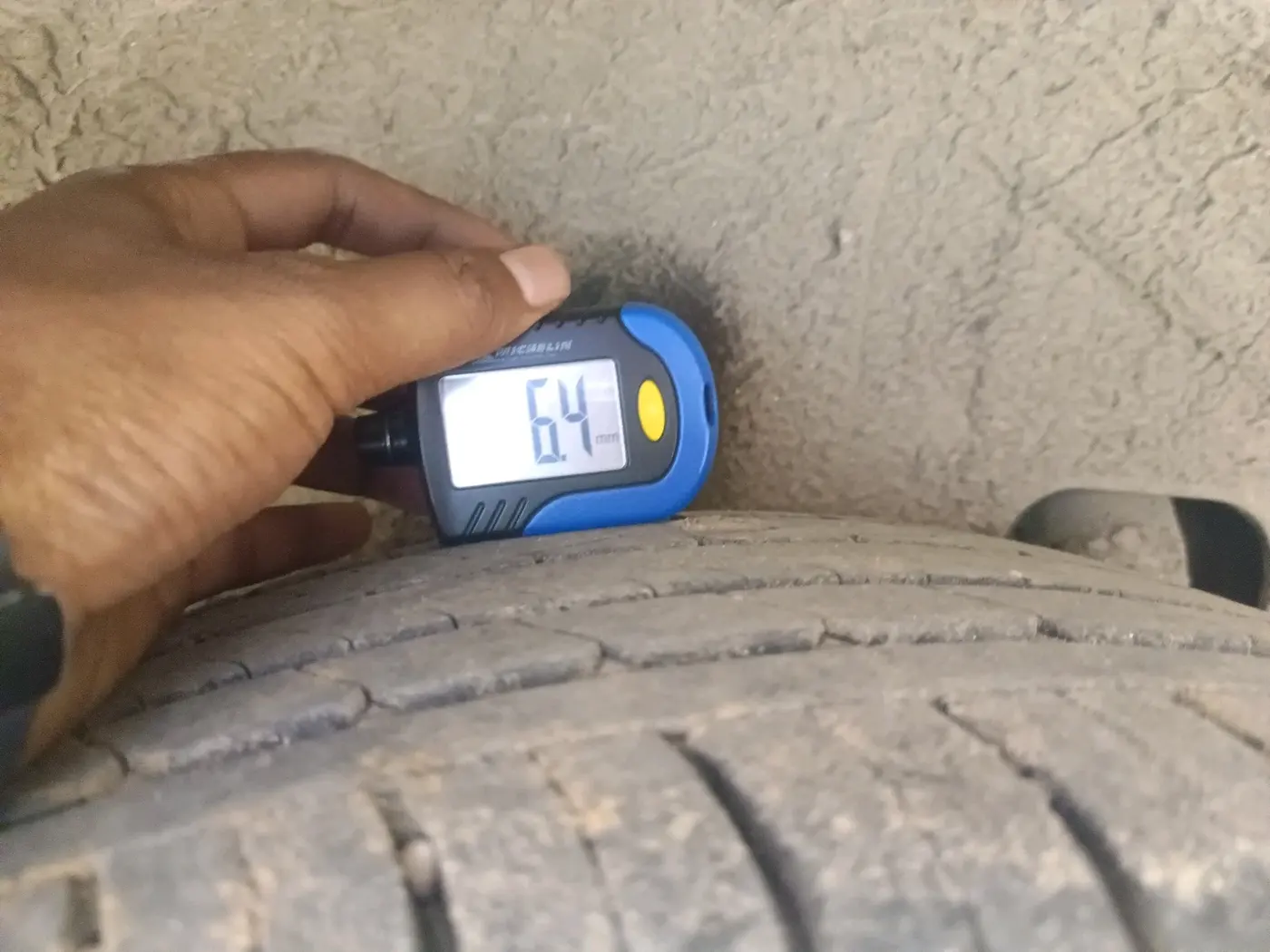 2019 Mahindra XUV300 W8 (O) 1.2 PETROL, Petrol, Manual, 71,338 km, tyre
