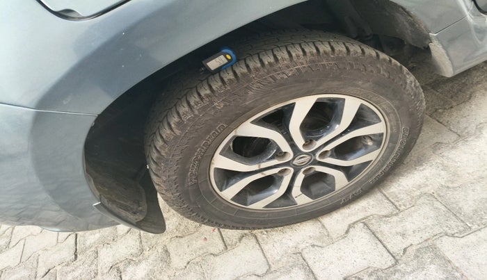 2013 Nissan Terrano XV D THP 110 PS, Diesel, Manual, 1,73,542 km, tyre