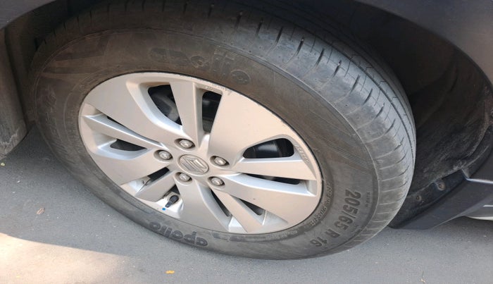 2015 Maruti S Cross ZETA 1.3, Diesel, Manual, 63,867 km, tyre