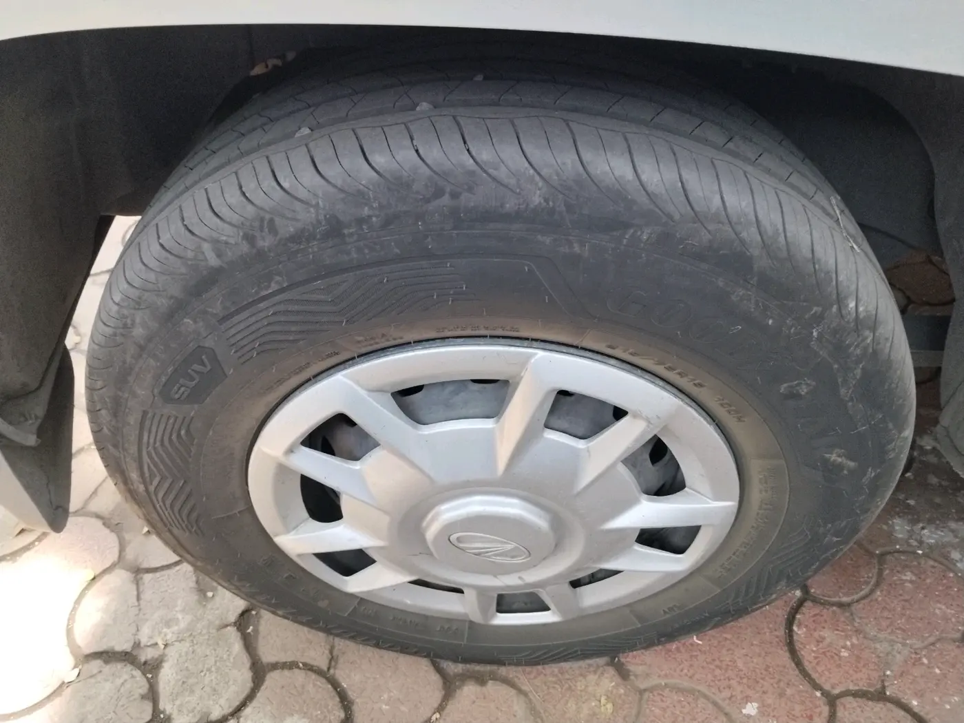 2019 Mahindra TUV300 T4 PLUS, Diesel, Manual, 1,57,211 km, tyre