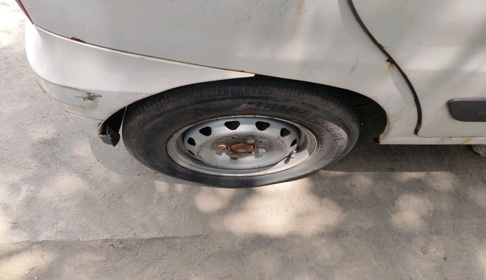2013 Tata Indica EV2 GLS EMAX CNG, CNG, Manual, 82,048 km, tyre