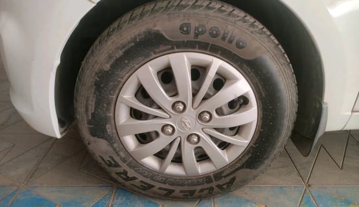 2013 Hyundai i10 SPORTZ 1.2, Petrol, Manual, 15,737 km, tyre