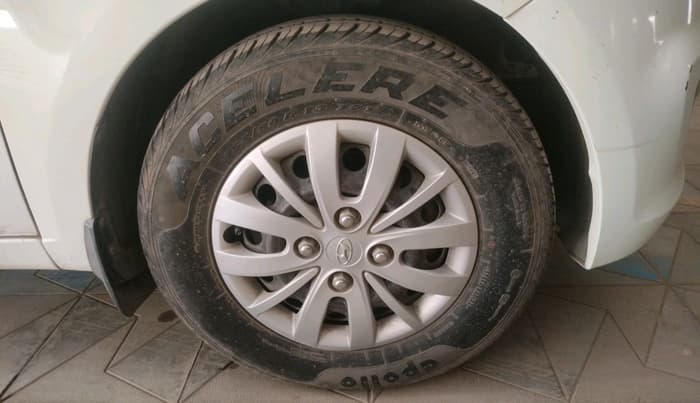 2013 Hyundai i10 SPORTZ 1.2, Petrol, Manual, 15,737 km, tyre