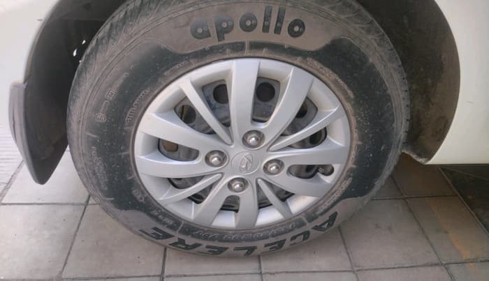 2013 Hyundai i10 SPORTZ 1.2, Petrol, Manual, 15,737 km, tyre