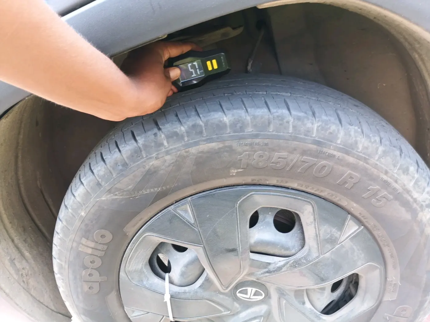 2022 Tata PUNCH ADVENTURE AMT, Petrol, Automatic, 44,871 km, tyre