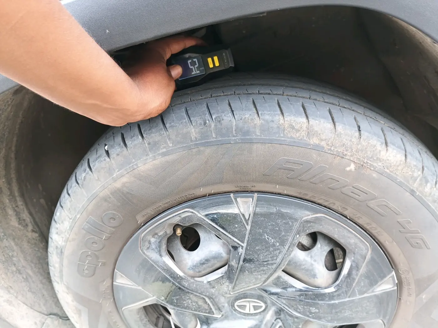 2022 Tata PUNCH ADVENTURE AMT, Petrol, Automatic, 44,871 km, tyre