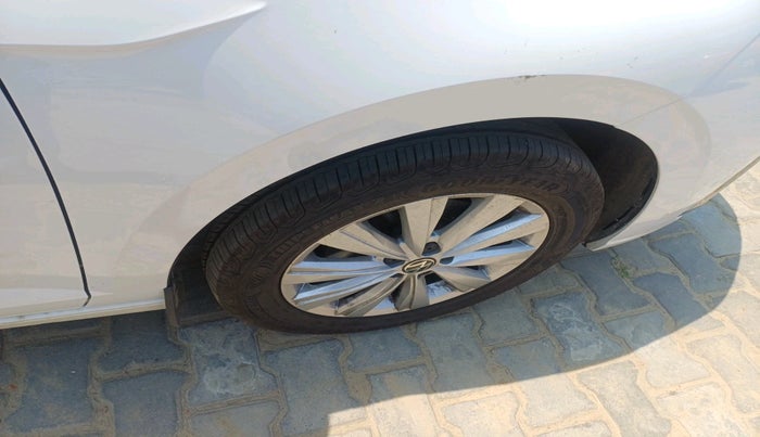 2025 Volkswagen VIRTUS Highline Plus 1.0 TSI MT, Petrol, Manual, 1,858 km, tyre