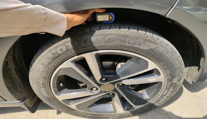 2023 Tata ALTROZ XZA, Petrol, Automatic, 21,150 km, tyre
