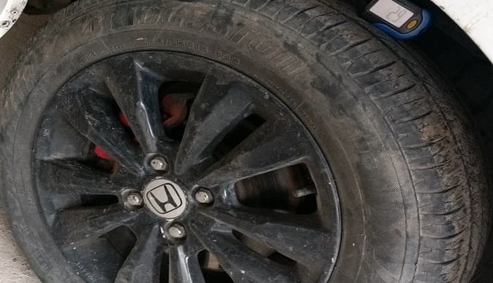 2012 Honda City 1.5L I-VTEC V MT SUNROOF, Petrol, Manual, 1,09,608 km, tyre