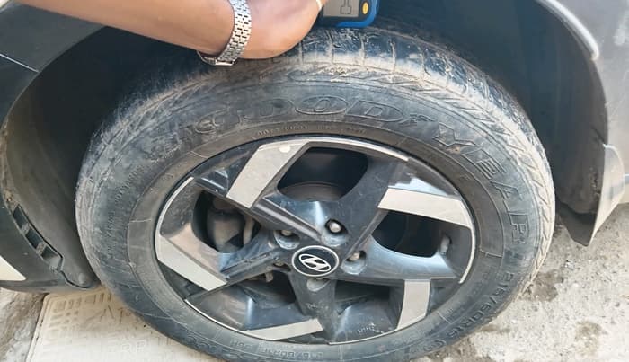 2019 Hyundai VENUE SX 1.0 TURBO DUAL TONE, Petrol, Manual, 60,090 km, tyre