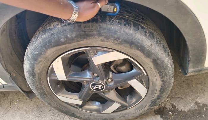 2019 Hyundai VENUE SX 1.0 TURBO DUAL TONE, Petrol, Manual, 60,090 km, tyre