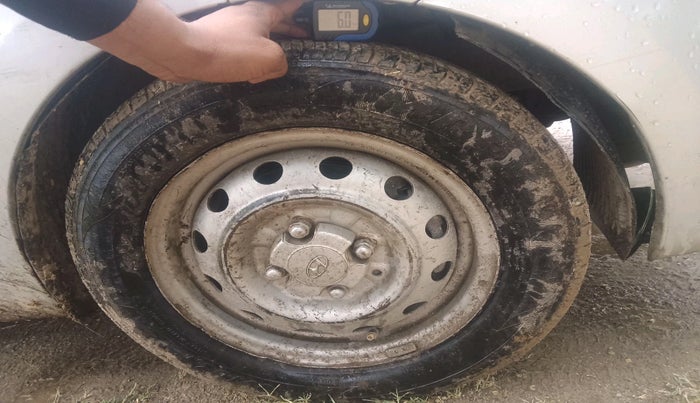 2017 Hyundai Eon ERA +, CNG, Manual, 1,43,881 km, tyre