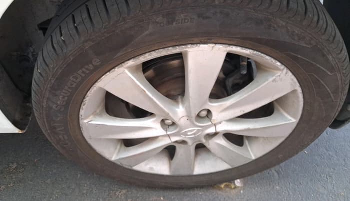 2012 Hyundai Verna FLUIDIC 1.6 VTVT SX, Petrol, Manual, 1,02,161 km, tyre