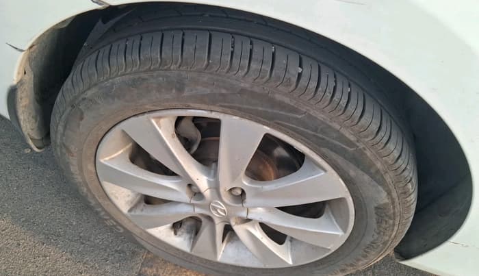 2012 Hyundai Verna FLUIDIC 1.6 VTVT SX, Petrol, Manual, 1,02,161 km, tyre
