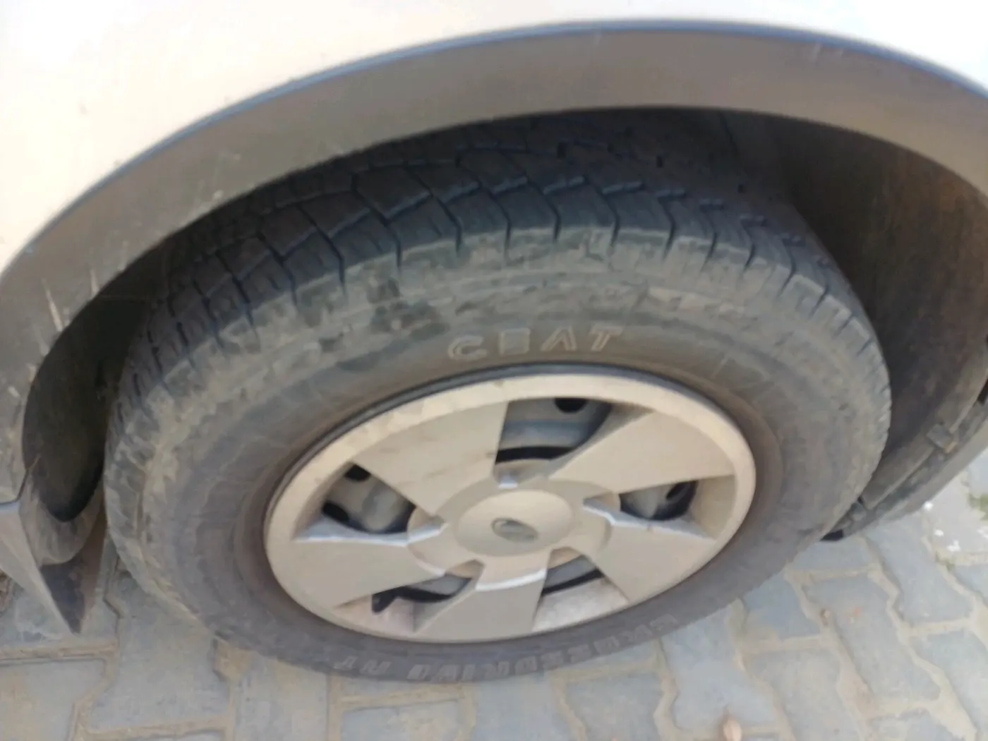 2017 Mahindra XUV500 W6, Diesel, Manual, 91,600 km, tyre