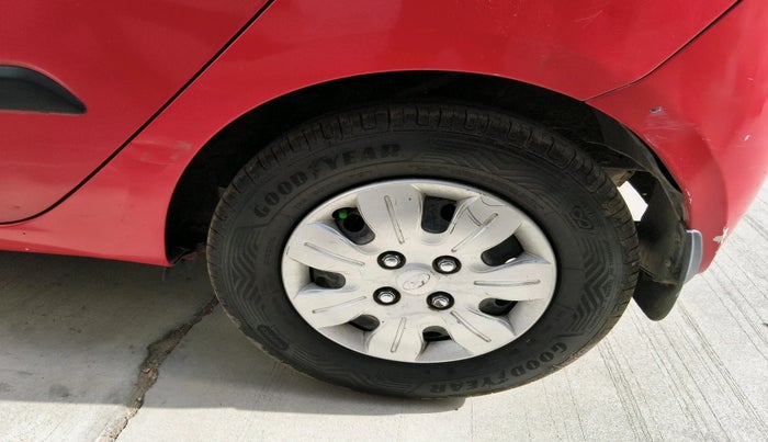 2010 Hyundai i10 SPORTZ 1.2, Petrol, Manual, 1,36,697 km, tyre