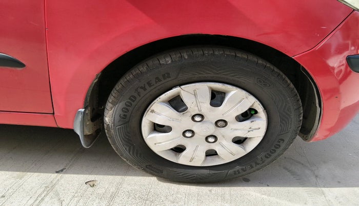 2010 Hyundai i10 SPORTZ 1.2, Petrol, Manual, 1,36,697 km, tyre